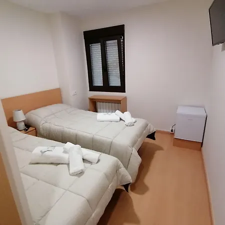 Hospedaxe Casa Avelina بيت ضيافة *